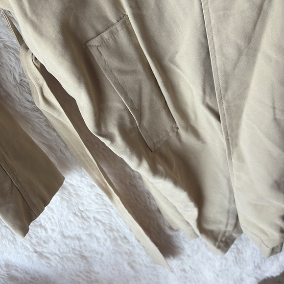 Philosophy size medium cream/tan trench coat with side pockets and belt. - Picture 3 of 4